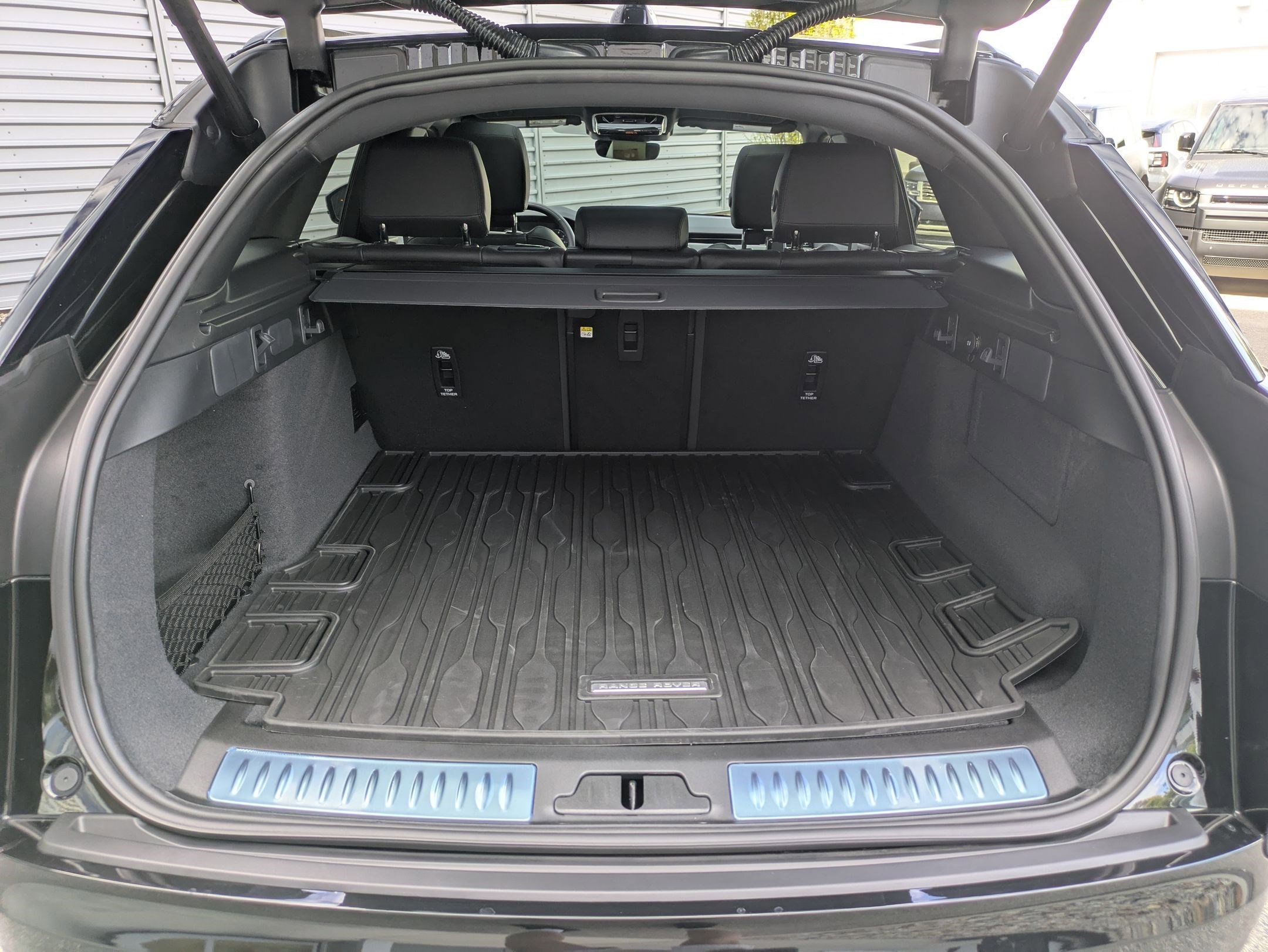 New 2026 Santorini Black Land Rover S image 30