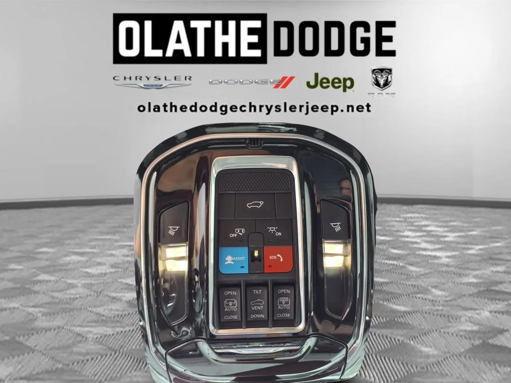 Used 2024 Silver Jeep Summit image 15