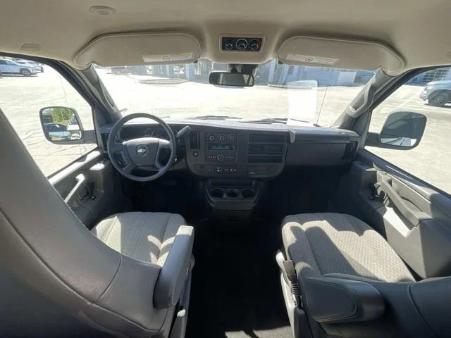 Used 2025 Summit White Chevrolet 1LT image 13