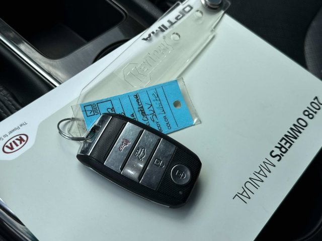 Used 2018 White Kia EX image 4