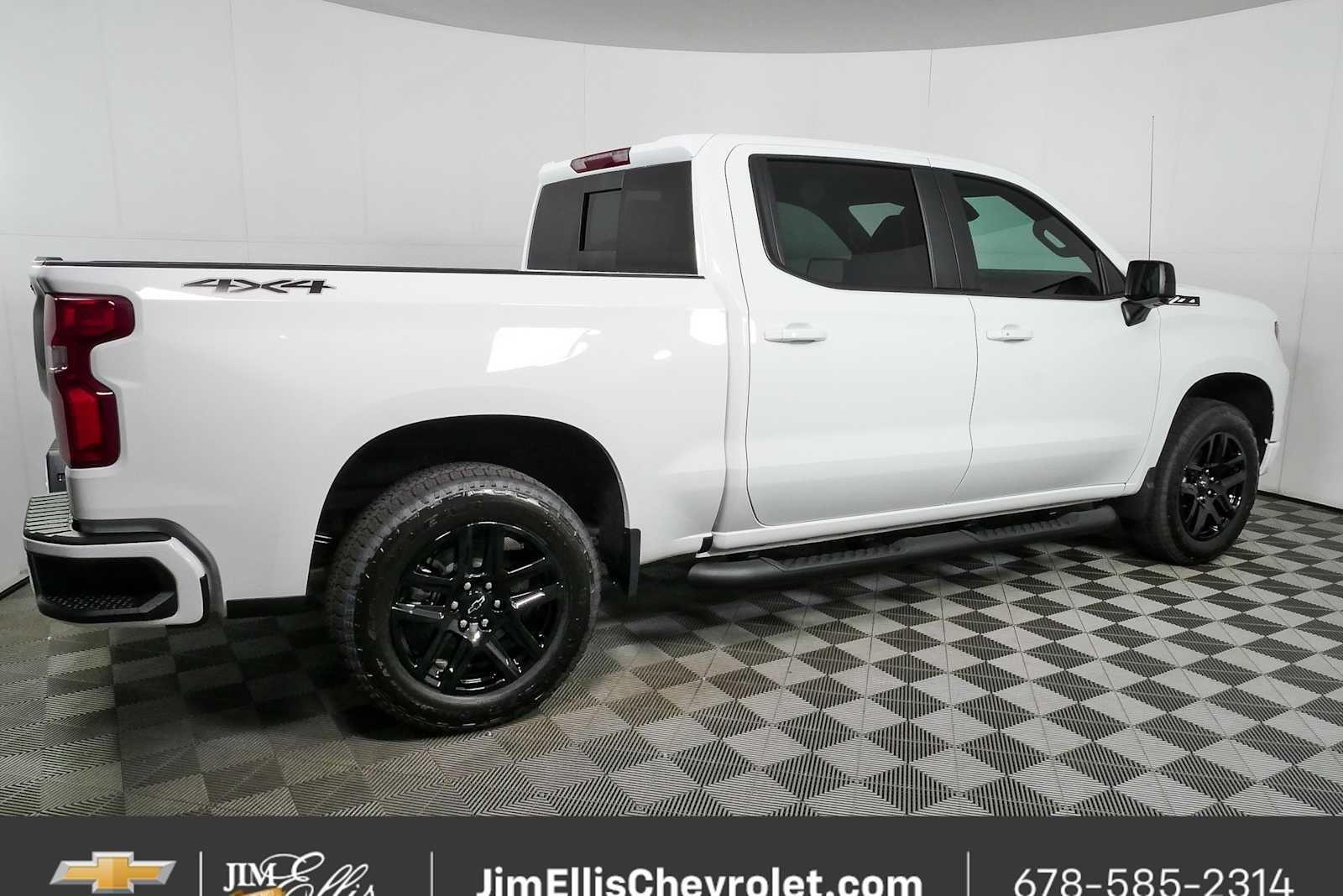 New 2026 Summit White Chevrolet RST image 2