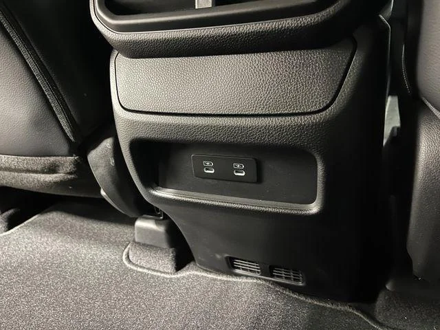 New 2026 White Honda AWD RTL image 24