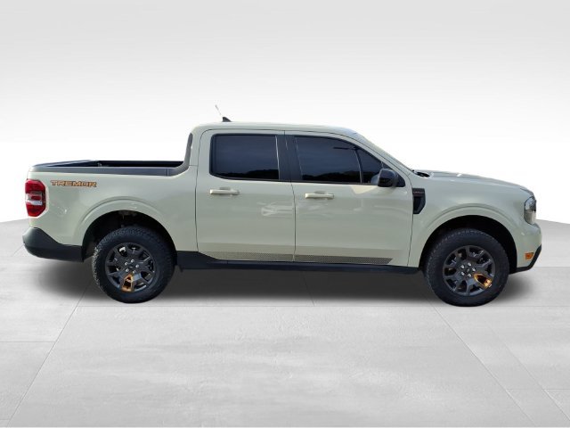 Used 2024 Beige Ford Lariat image 11