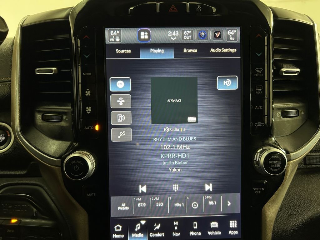 Used 2024 Silver Ram Laramie image 11