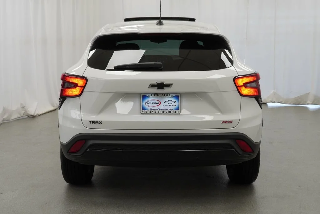 New 2026 Summit White Chevrolet 1RS image 36