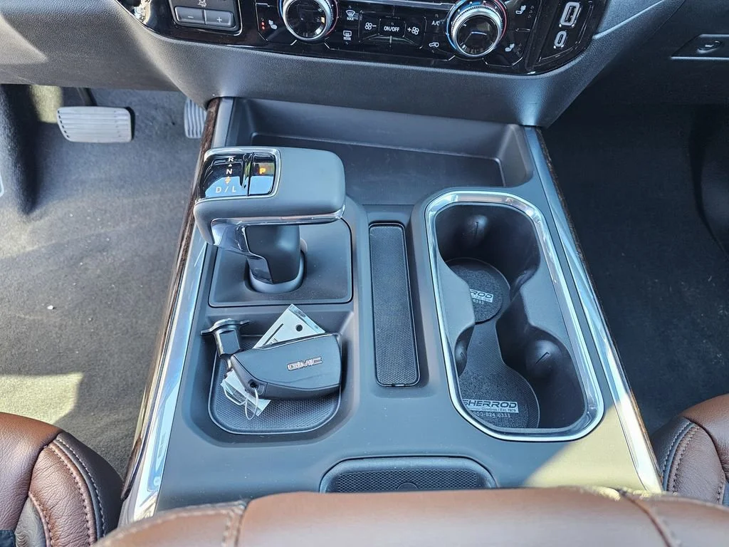 New 2026 Onyx Black GMC Elevation image 28