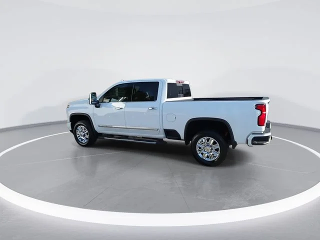 Used 2024 White Chevrolet High Country image 6
