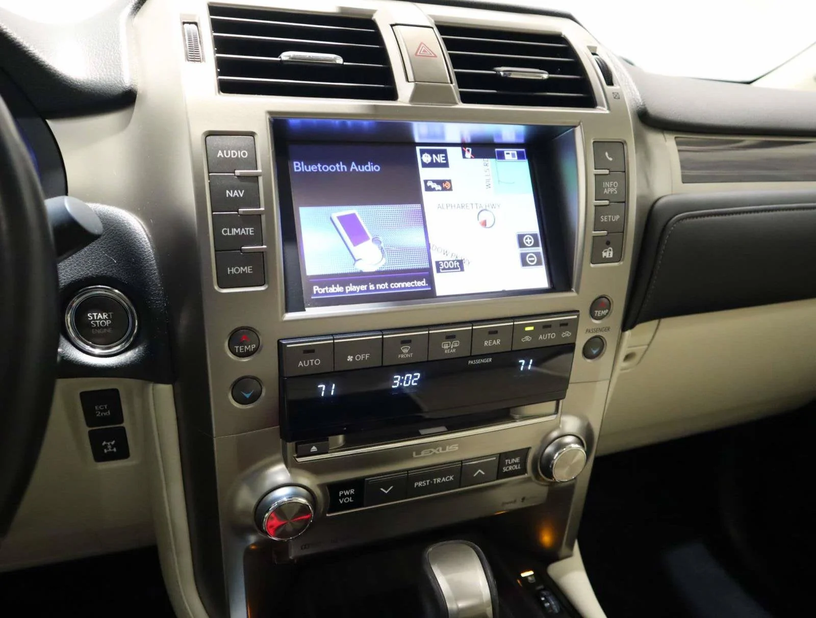 Used 2020 Silver Lexus GX 460 Premium image 29
