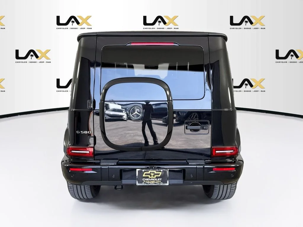 Used 2025  Mercedes-Benz G 580 image 6
