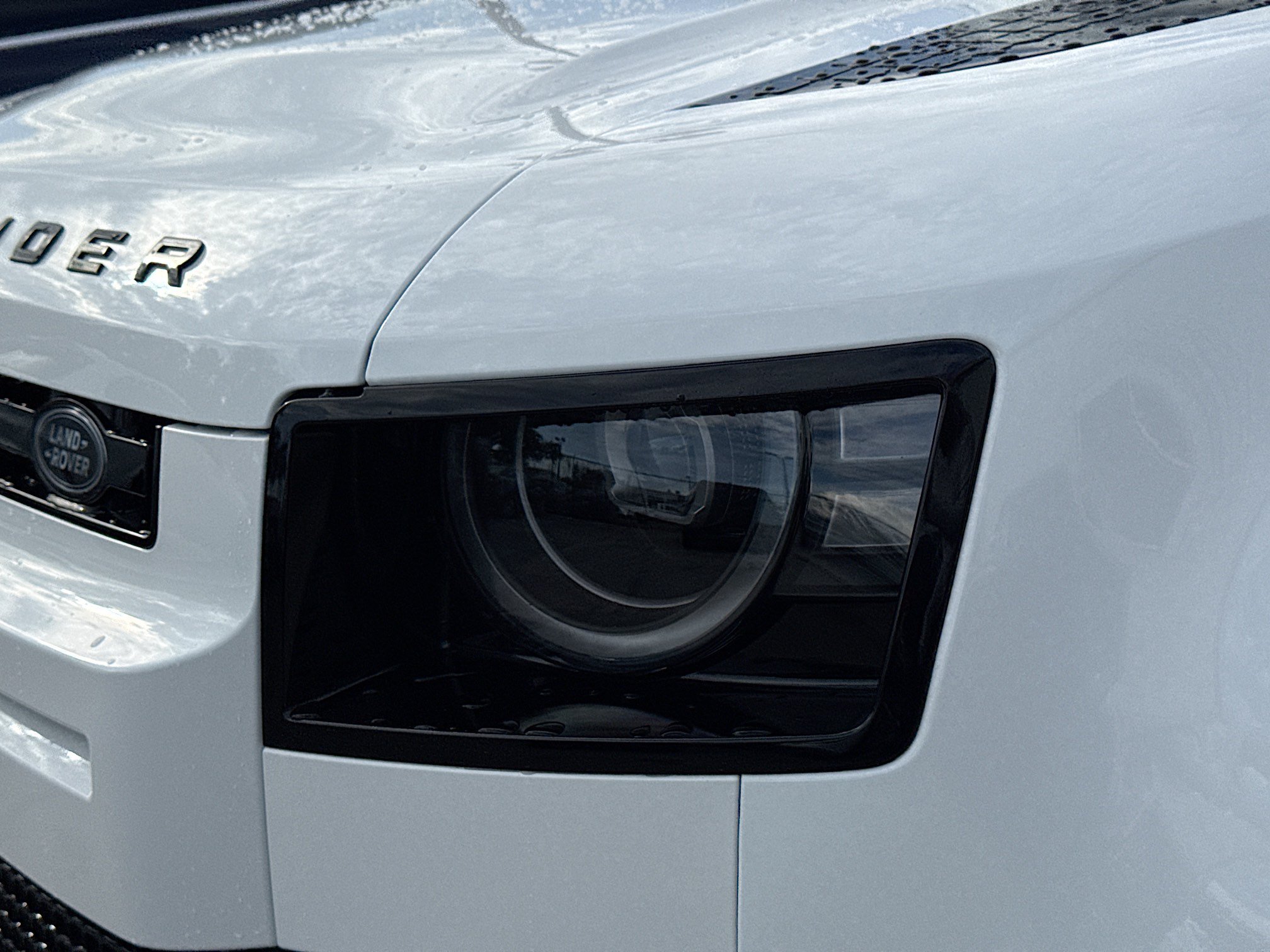 New 2026 Fuji White Land Rover X-Dynamic SE image 9
