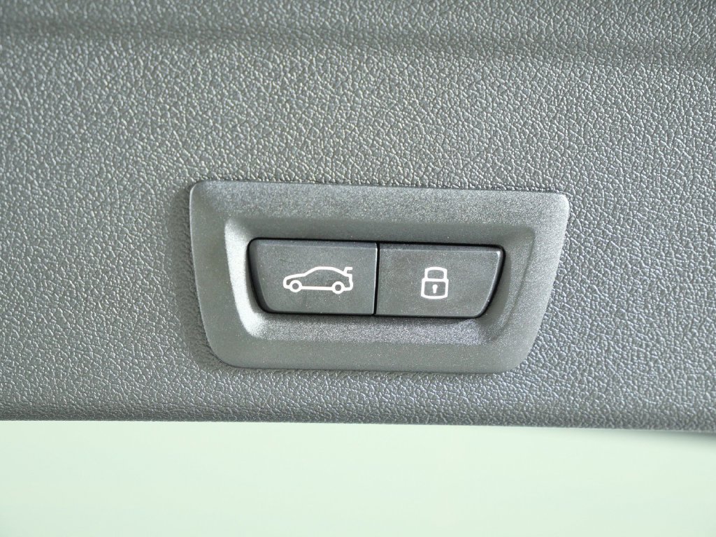 New 2027 Mineral White Metallic BMW xDrive40i image 29