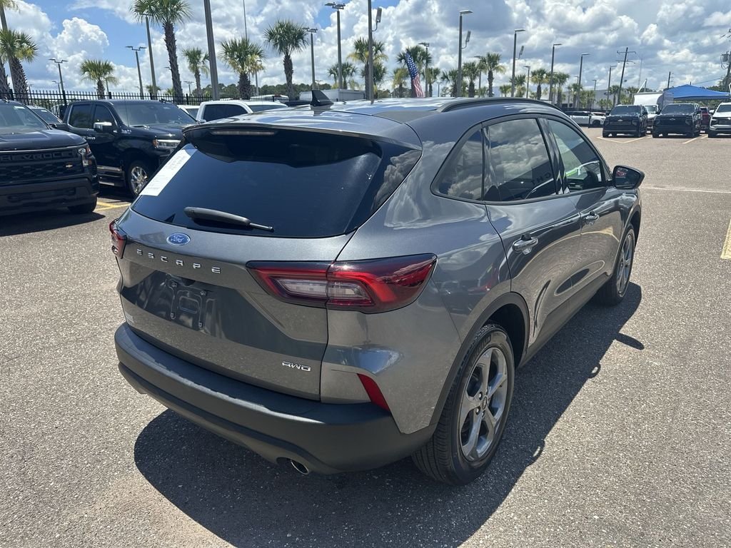 Used 2025 Gray Ford ST-Line image 16