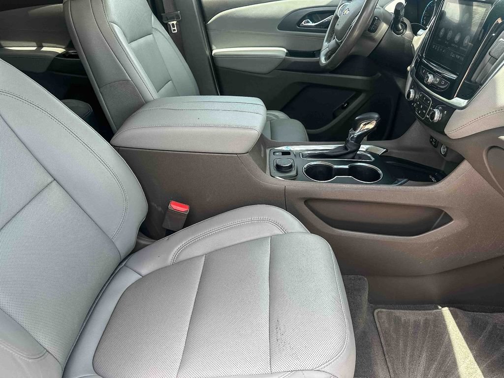 Certified Used 2021 SILVER ICE METALLIC Chevrolet Premier image 24