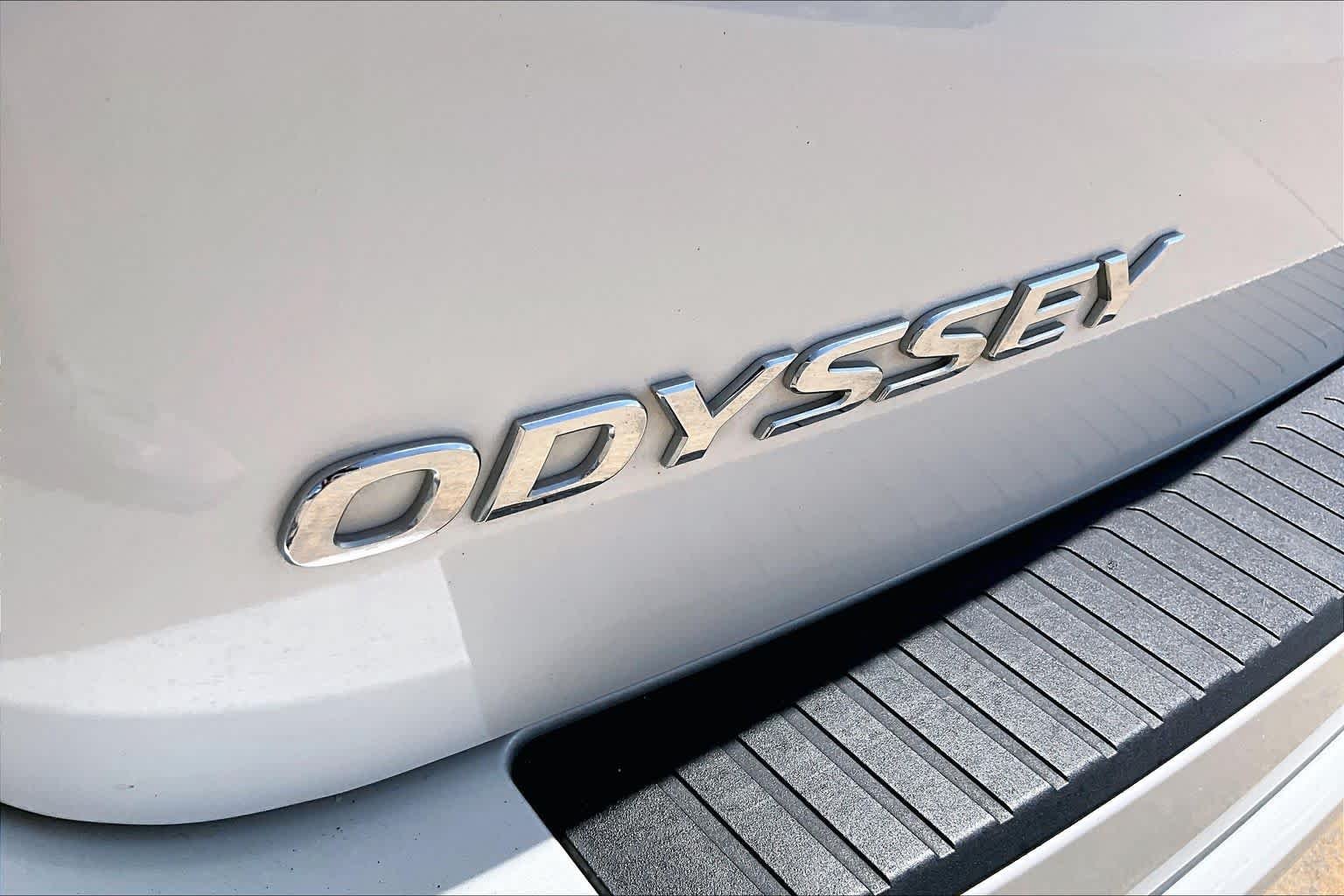 Used 2025 Platinum White Pearl Honda Sport-L image 31