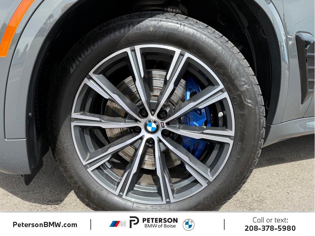 Used 2026 Gray BMW M60i image 40