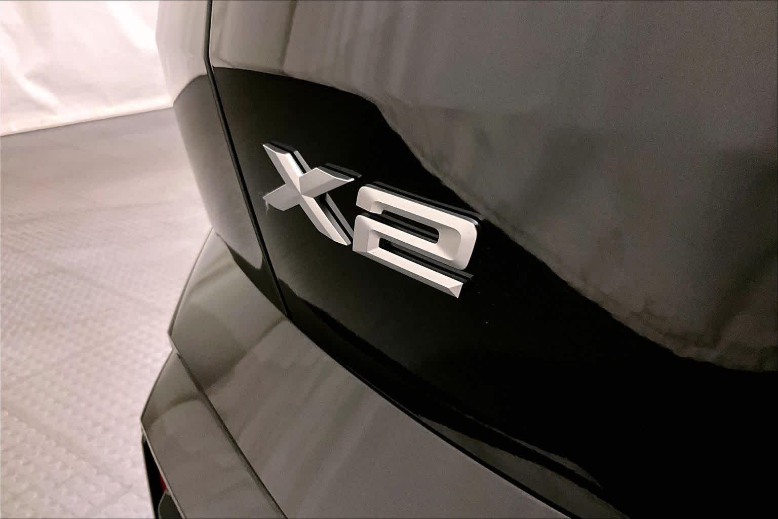 New 2027 Black Sapphire Metallic BMW xDrive28i image 6
