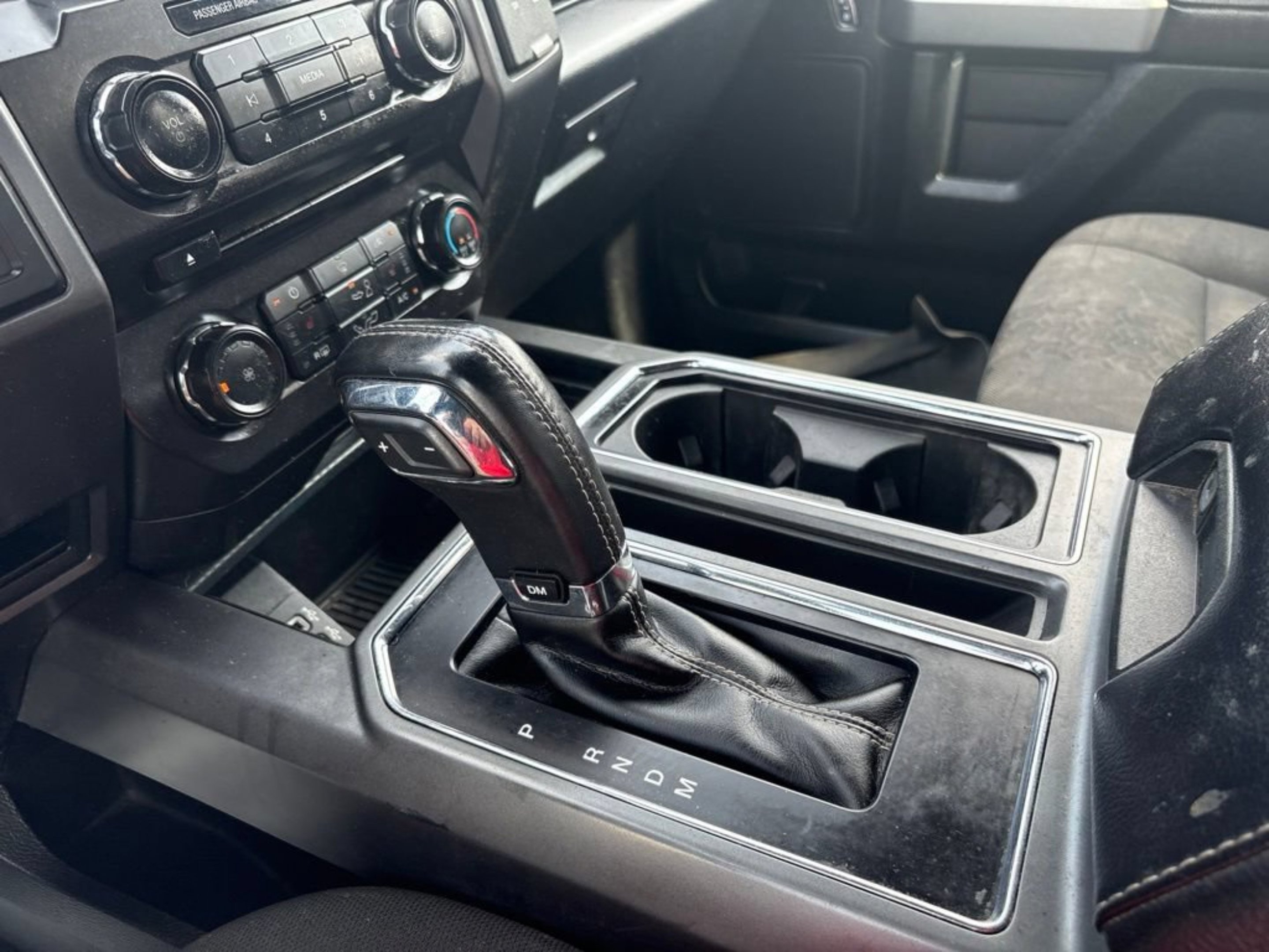 Used 2018 Lightning Blue Ford XLT image 18