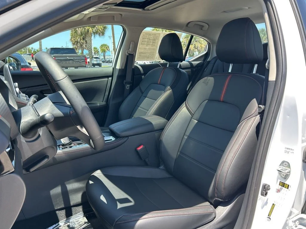 2025 Nissan Sentra SR - Photo 20