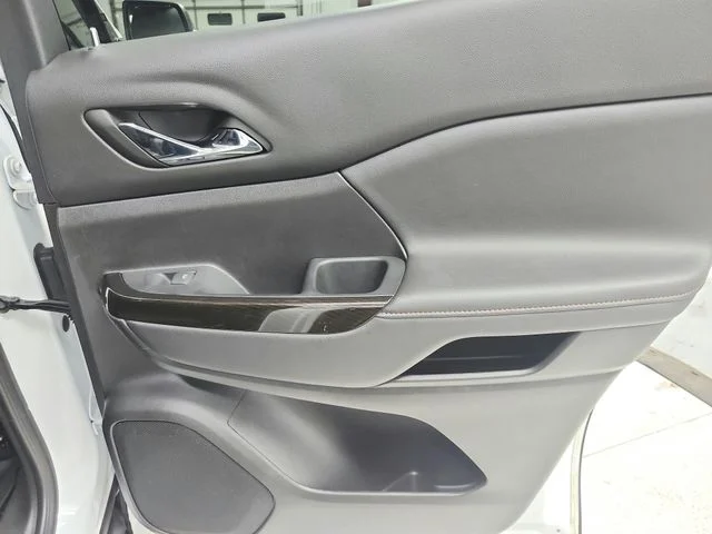 Used 2023 White GMC AT4 image 49