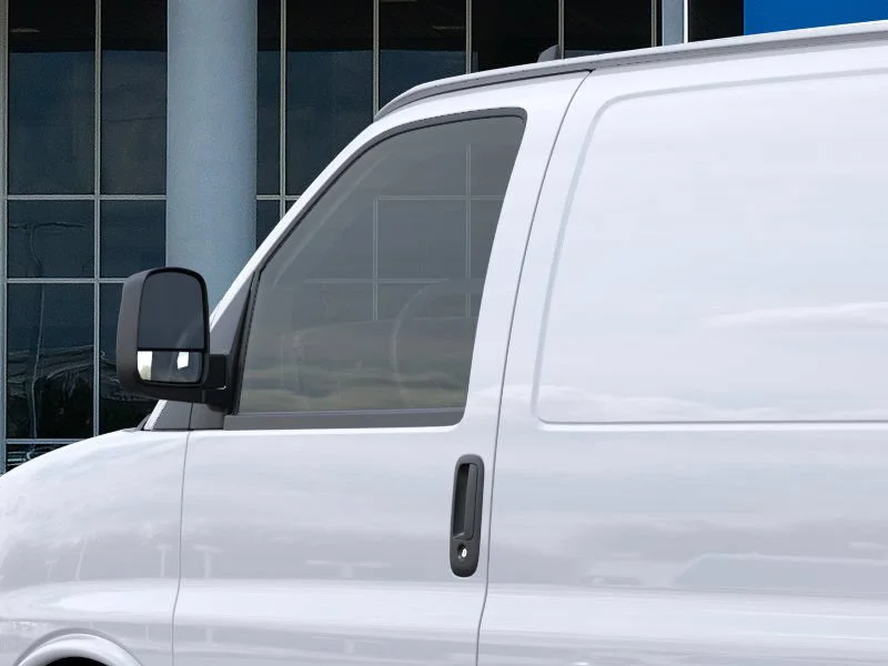 New 2025 Summit White Chevrolet WT image 12