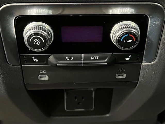 Used 2023 White GMC Denali image 43