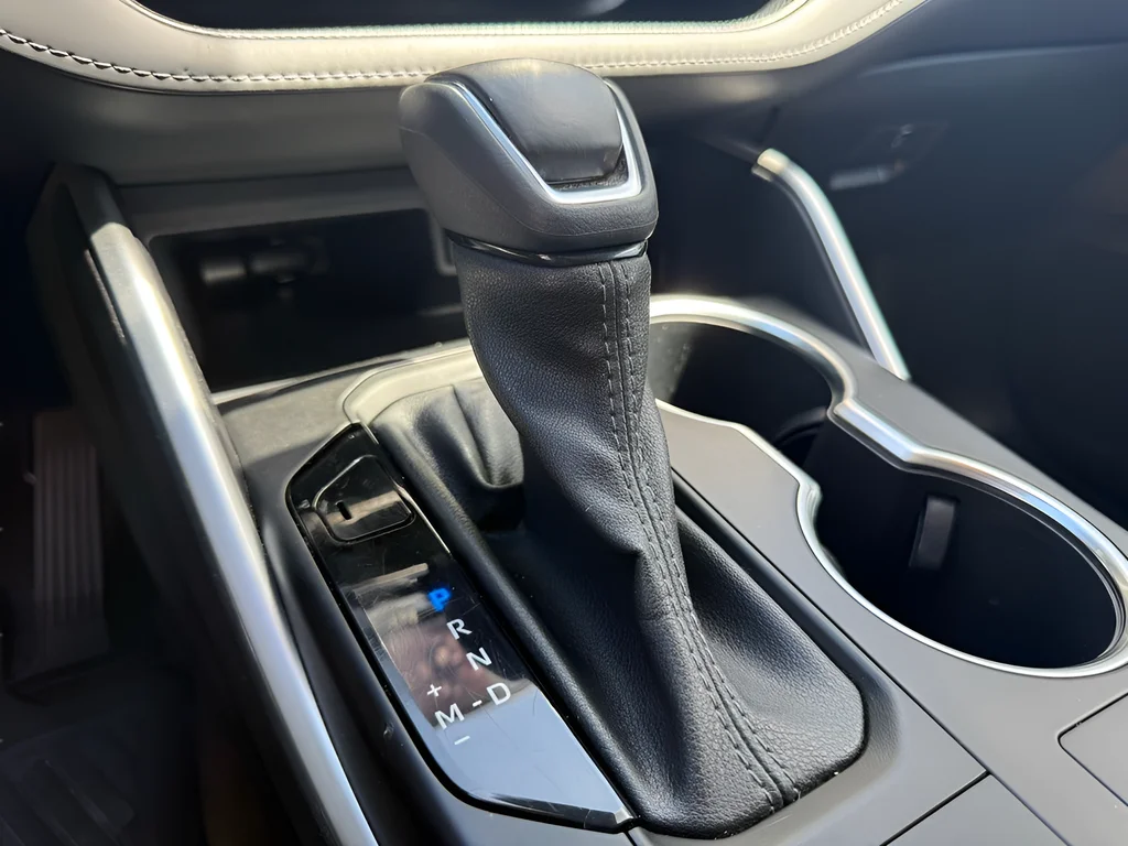 2023 Toyota Highlander LE - Photo 28