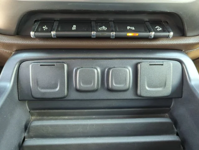 Used 2015 Green Chevrolet LTZ image 38