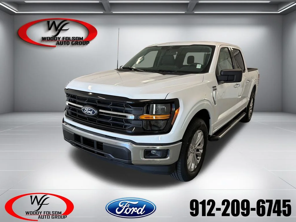 New 2026 Oxford White Ford XLT image 1