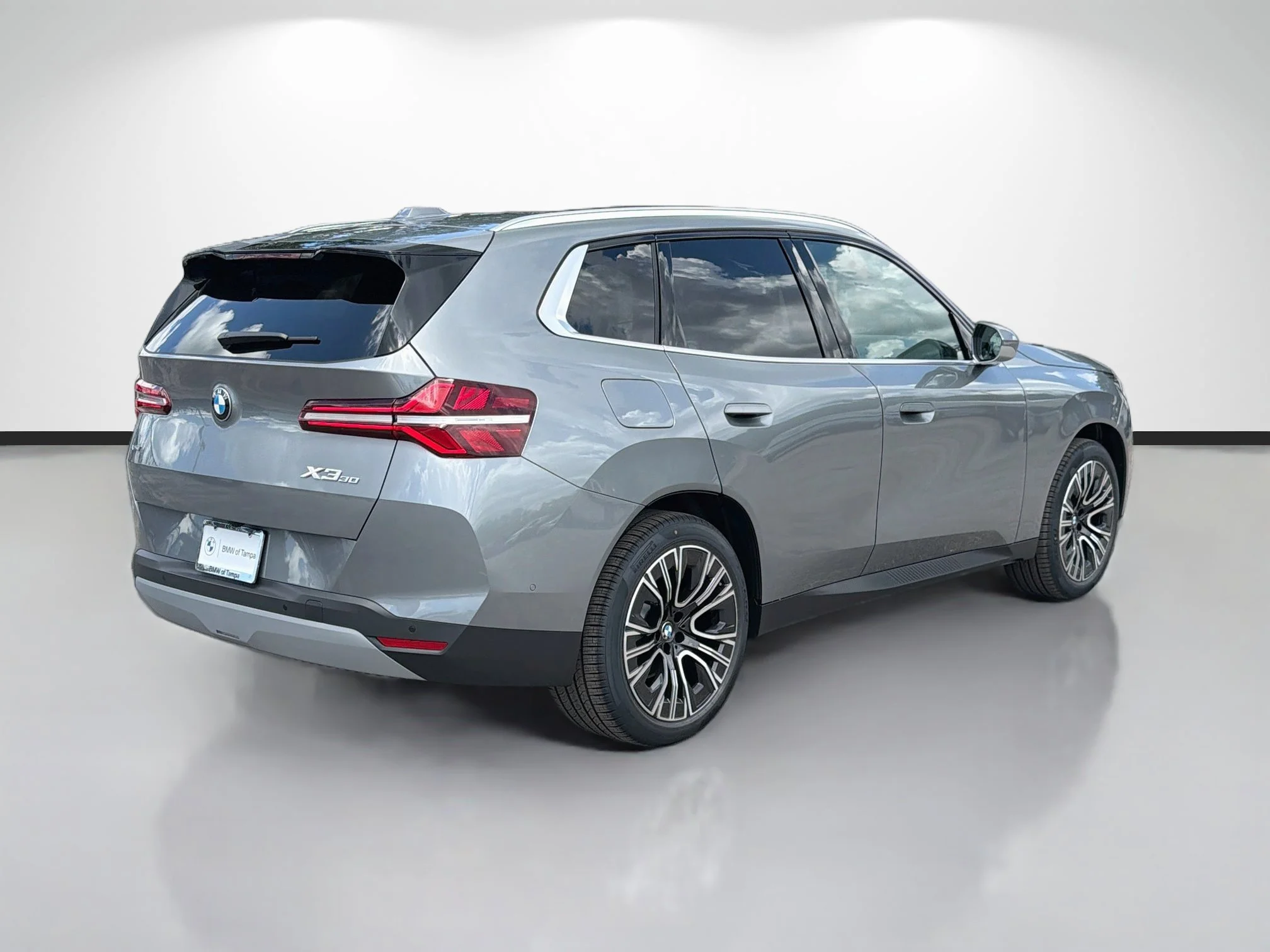 New 2026 Skyscraper Grey Metallic BMW 30 xDrive image 3