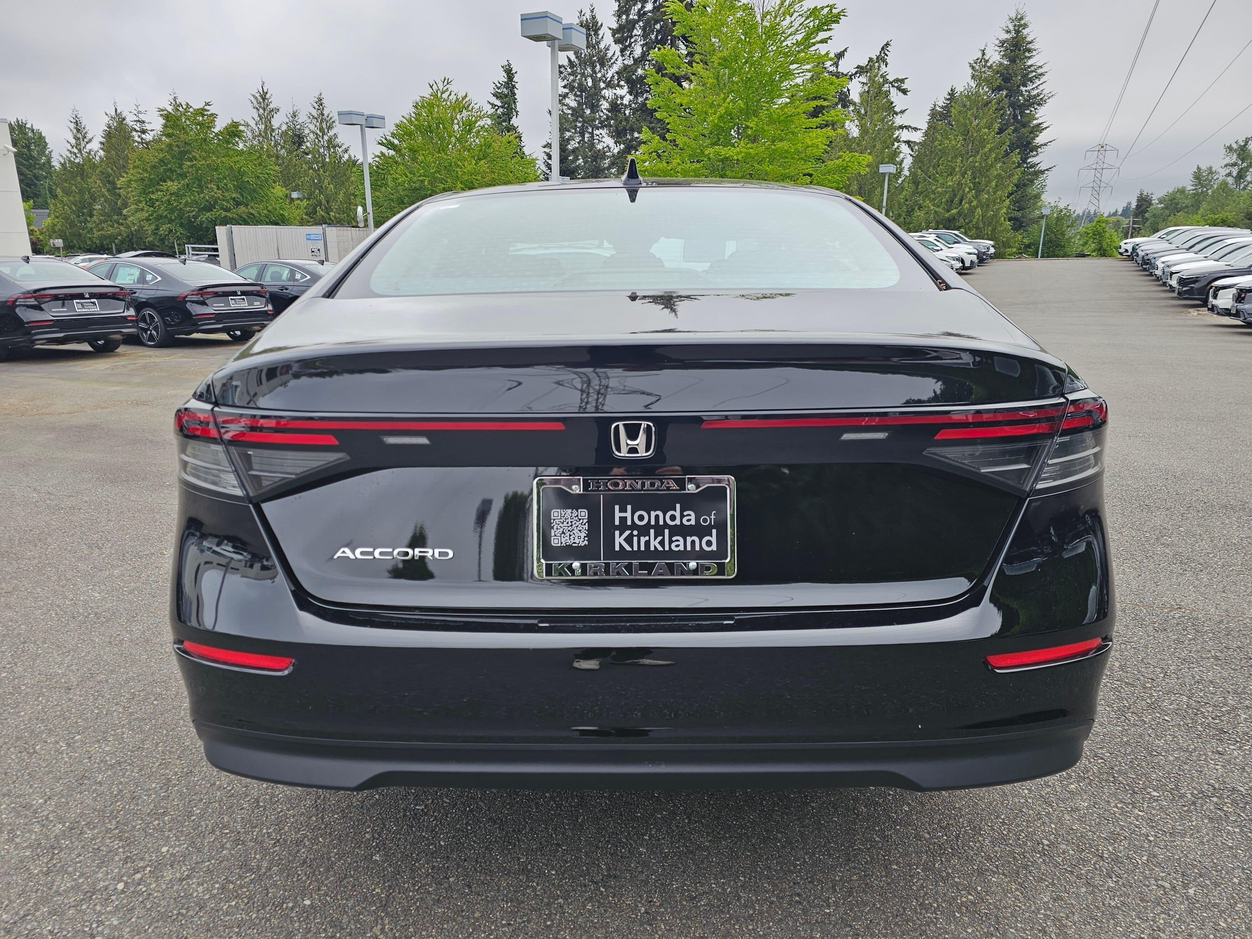 New 2026 Crystal Black Pearl Honda SE image 7