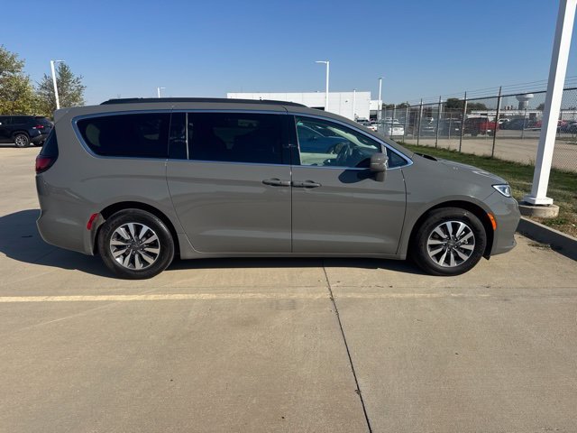 Used 2021 Gray Chrysler Touring image 6