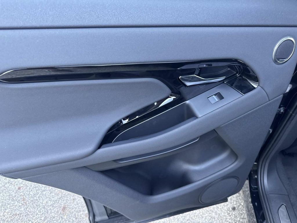 New 2026 Santorini Black Land Rover S image 12