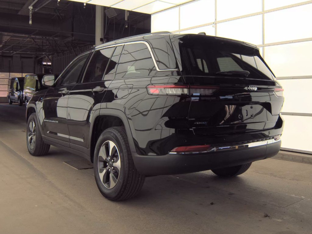 Used 2023 Diamond Black Crystal Pearlcoat Jeep 4xe image 4