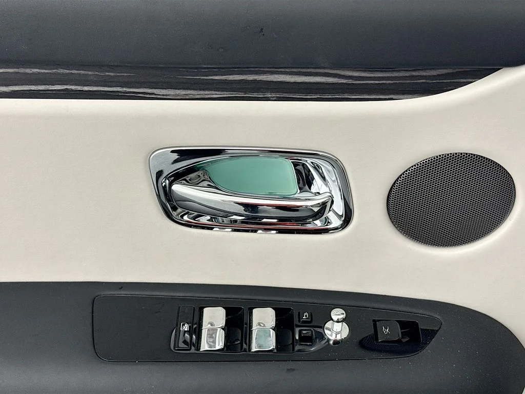 Used 2022 White Rolls-Royce  image 18