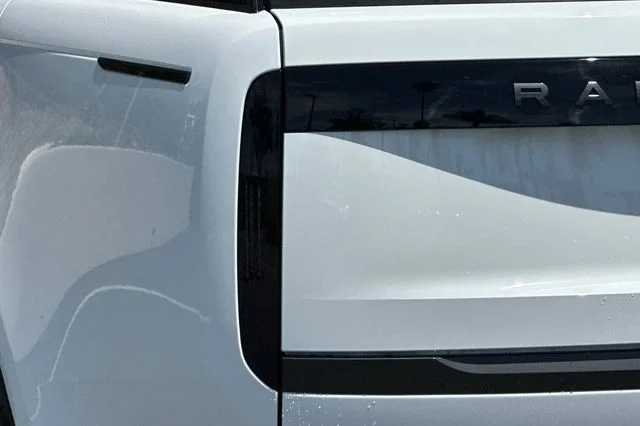 New 2026 Fuji White Land Rover SE image 25