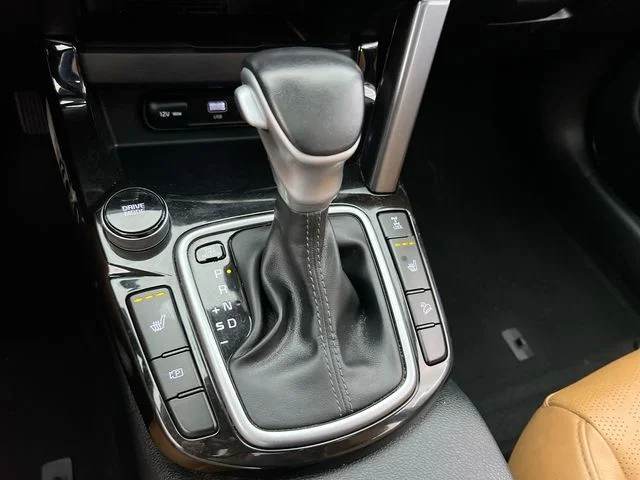 Used 2024 White Kia EX image 27