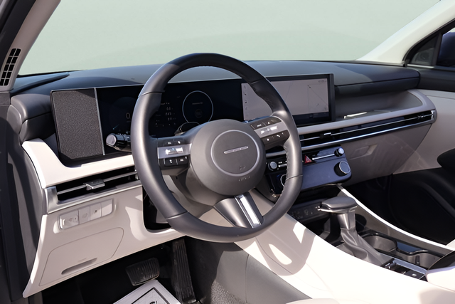 Used 2025 Gray Hyundai SEL Convenience image 17
