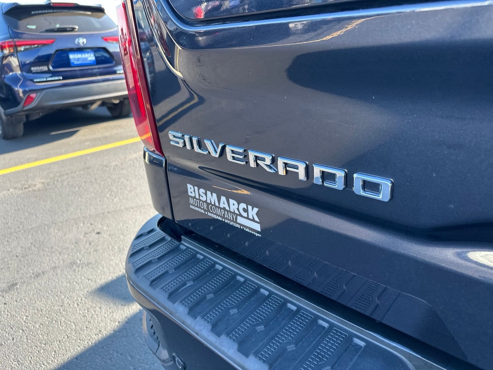 Used 2022 Gray Chevrolet High Country image 7