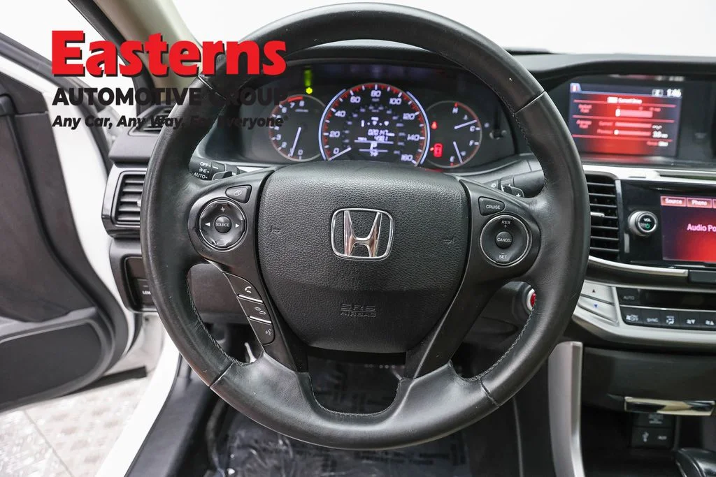 Used 2015 White Honda EX-L image 10