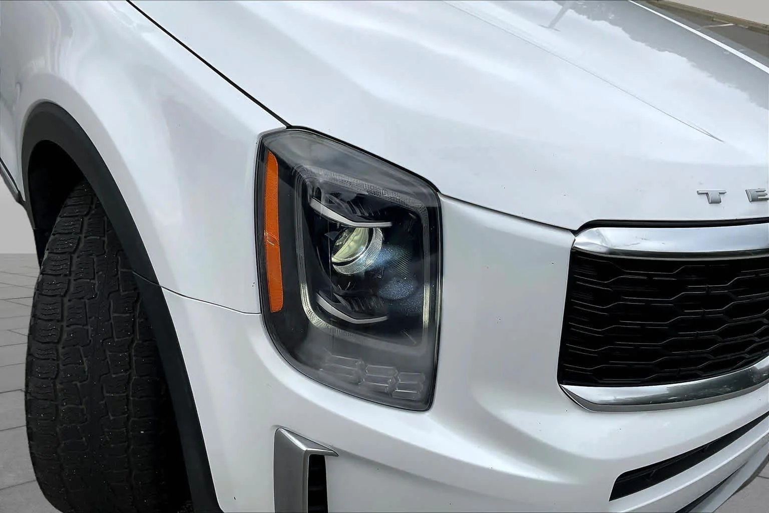 Used 2022 Glacial White Pearl Kia S image 28