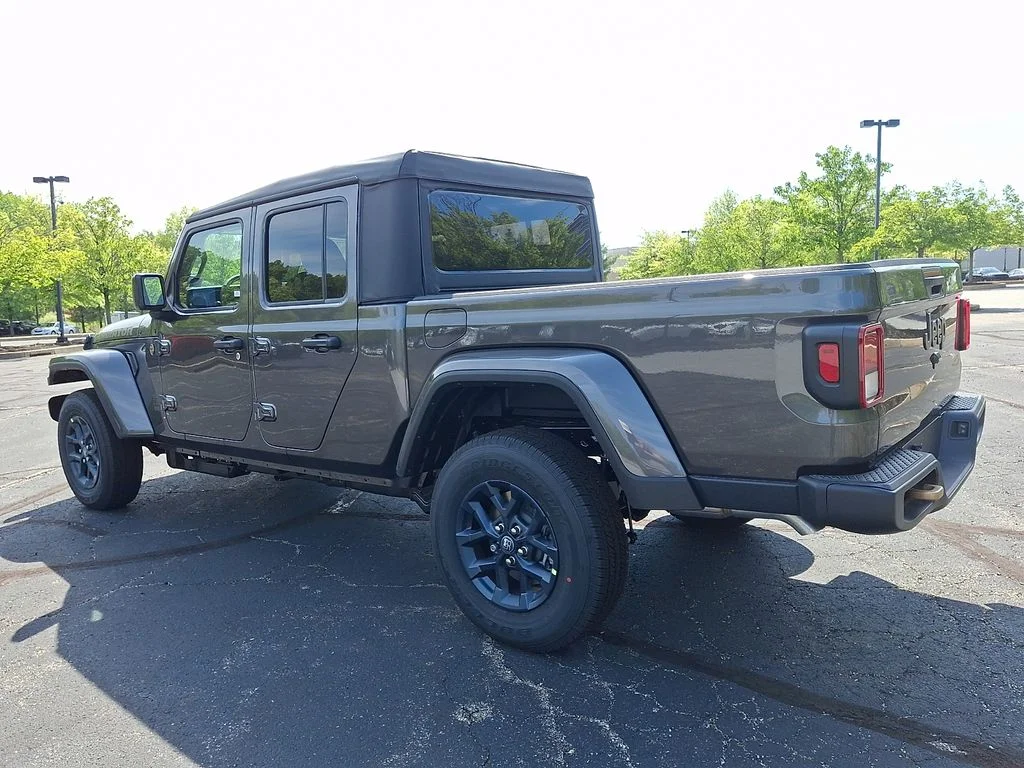 New 2026 Granite Crystal Metallic Clearcoat Jeep 85th Anniversary Edition image 3