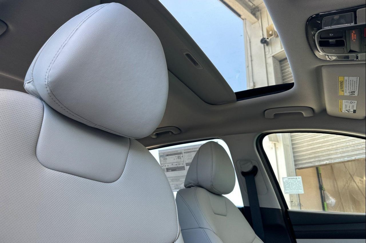New 2026 Ecotronic Gray Hyundai SEL Premium FWD image 17