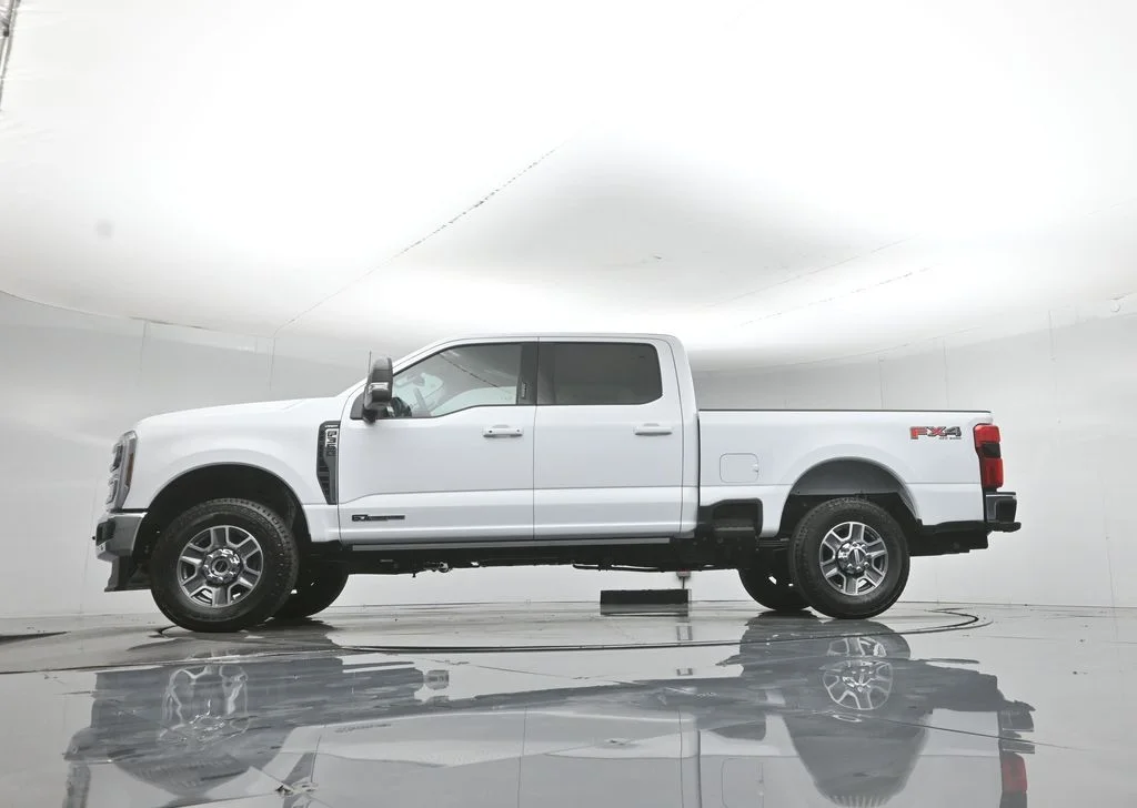 New 2026 Oxford White Ford Lariat image 53