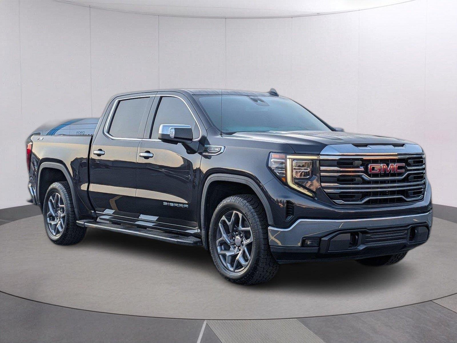 2023 GMC Sierra 1500 SLT - Photo 8