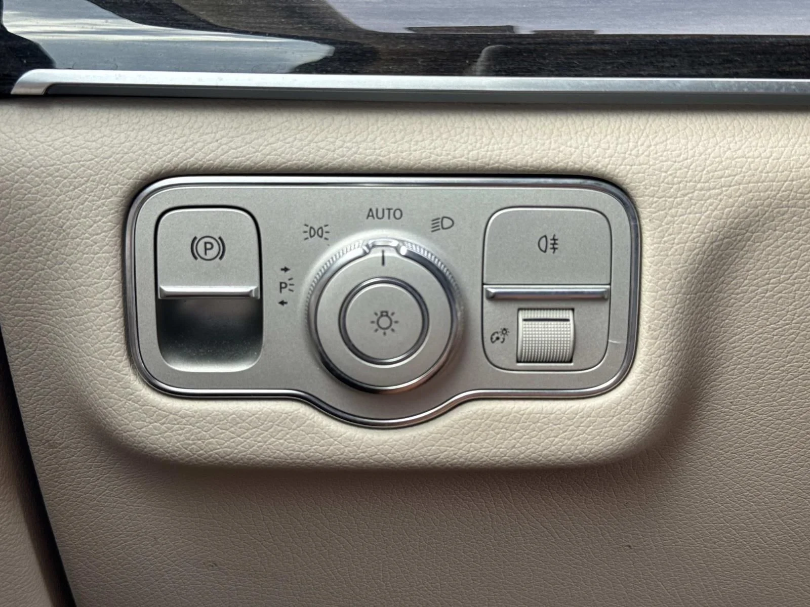 Used 2021 White Mercedes-Benz GLE 450 image 19
