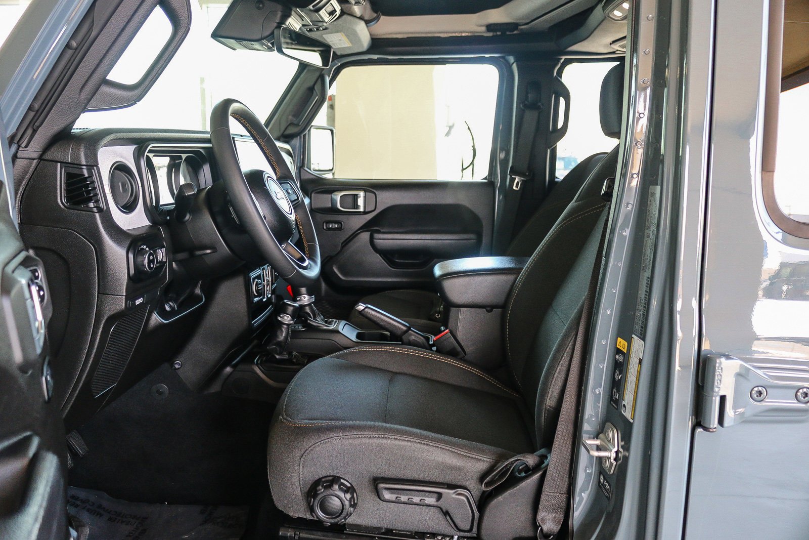 Used 2024 Anvil Clear Coat Jeep Sport S image 20