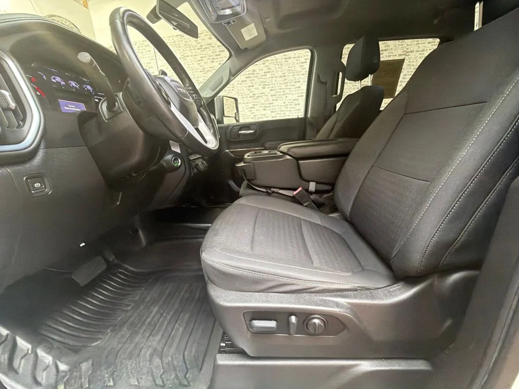 Used 2022 Summit White GMC SLE image 22