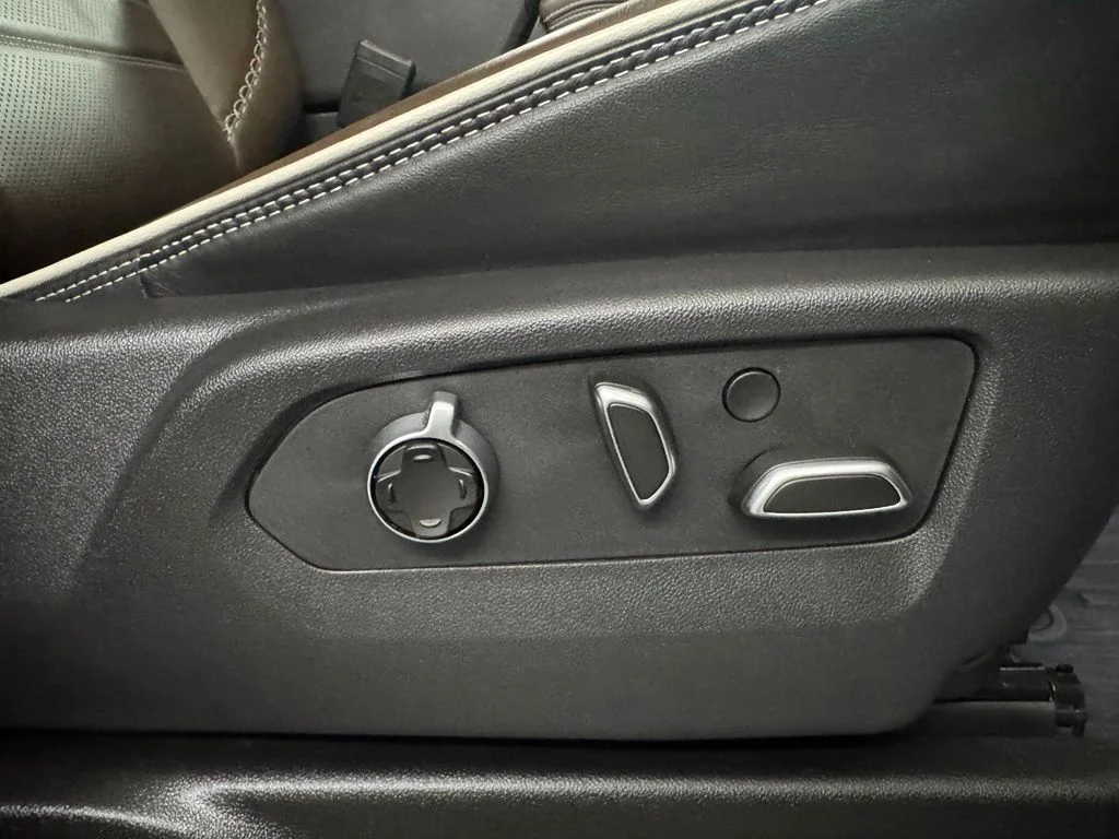Used 2025 Sterling Metallic GMC Denali Ultimate image 15