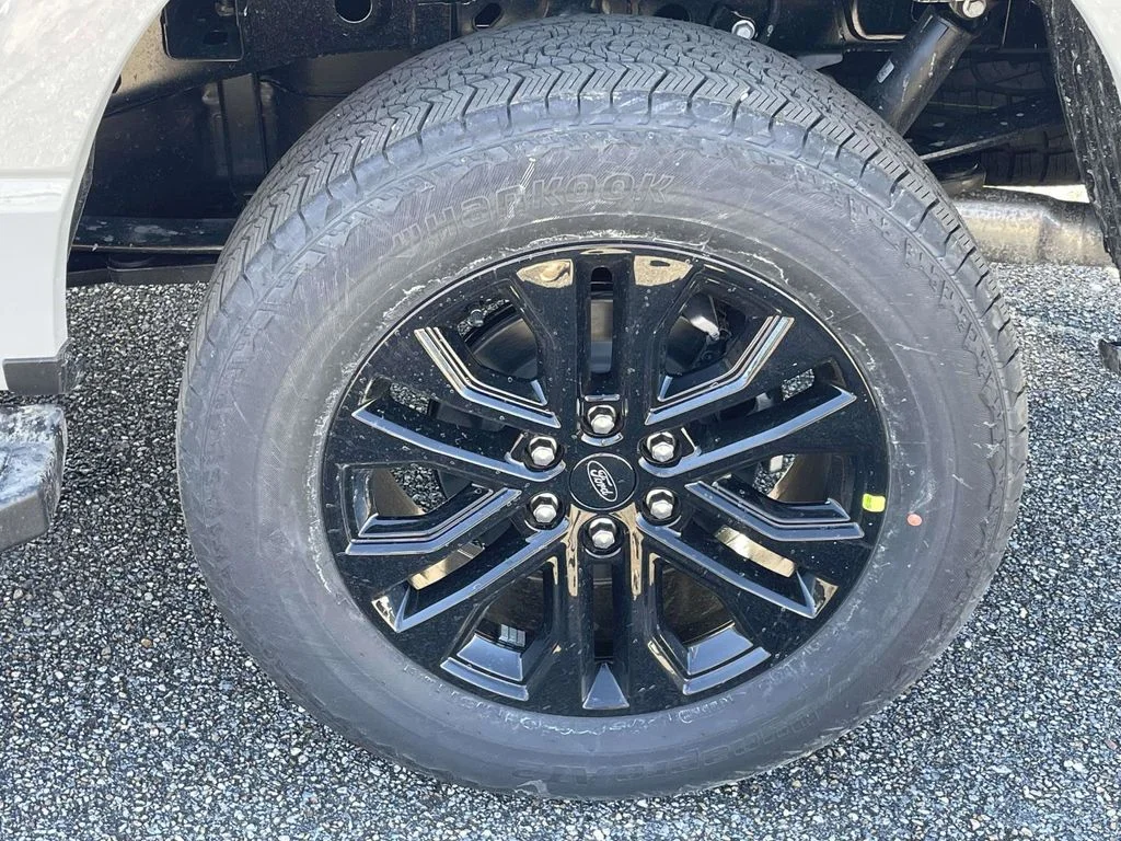 New 2026 Avalanche Ford Lariat® image 9