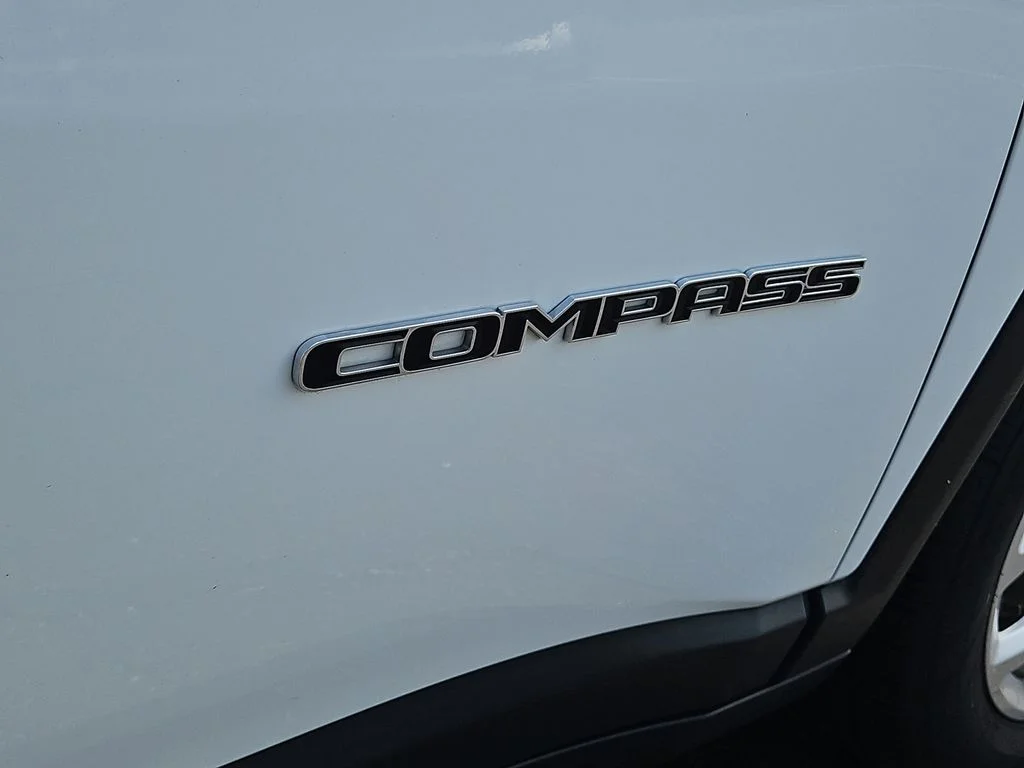 Used 2024 White Jeep Latitude image 7